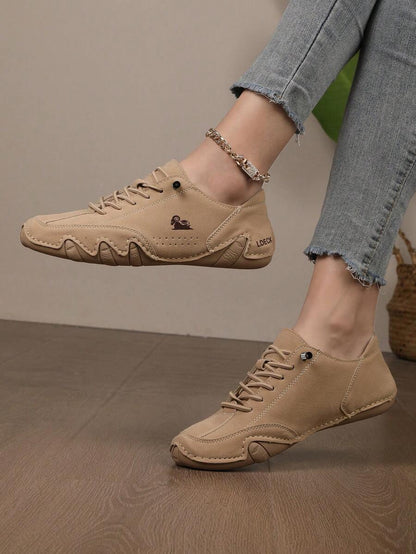 أحذية رياضية نسائية