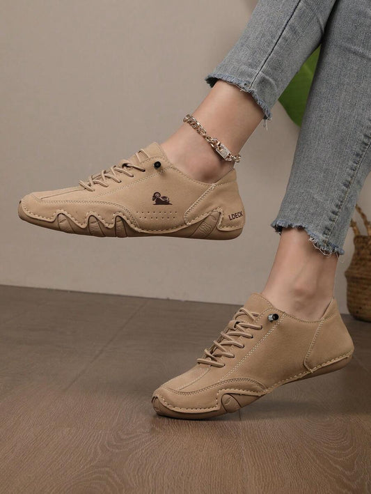 أحذية رياضية نسائية