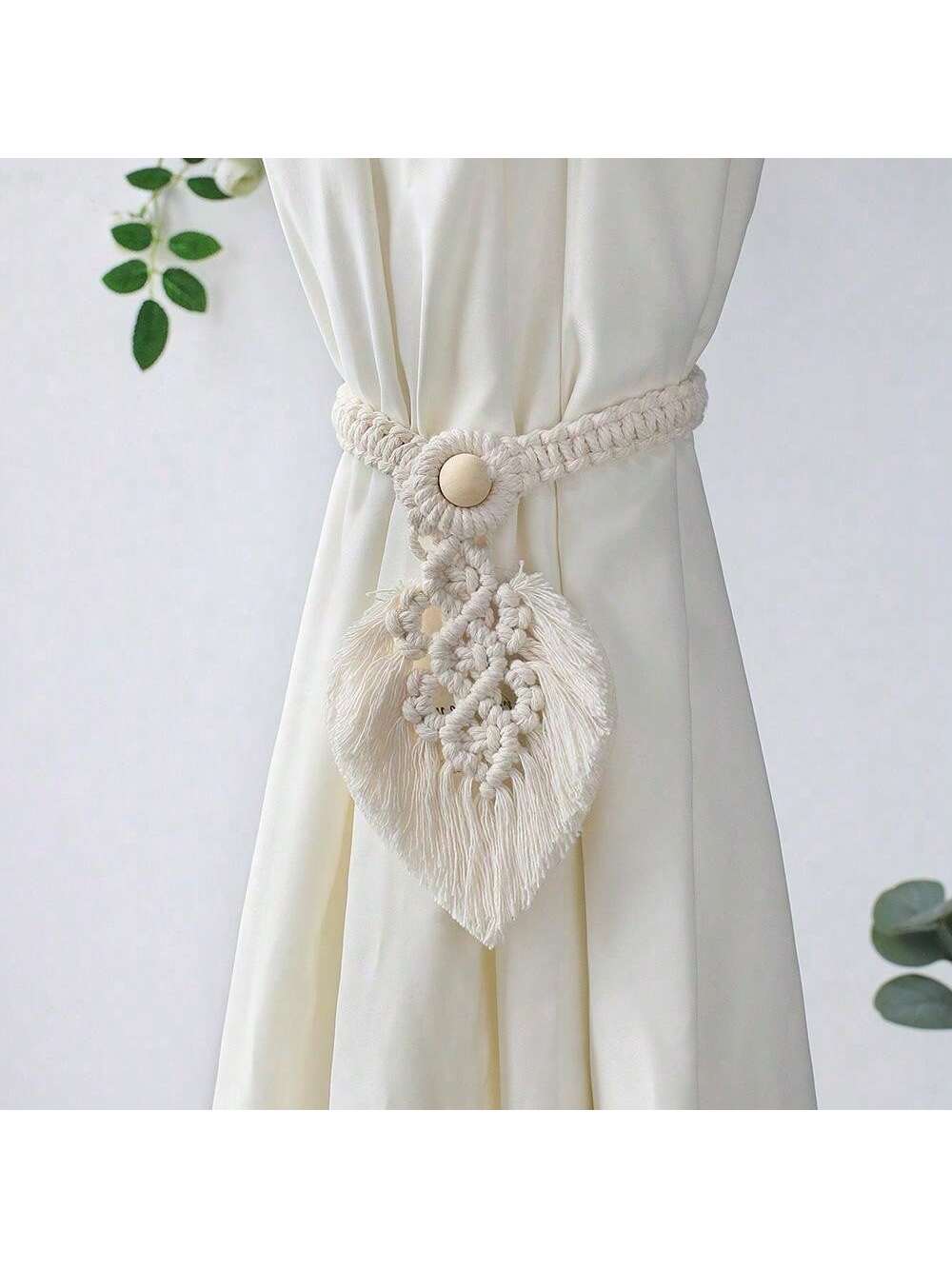 حبل الدانتيل المضفور اليدوي البوهيمي الذي يحتوي على شرائط من الأوراق وحبيبات خشبية ويستخدم لديكور الستائر والأبواب, قطعة واحدة