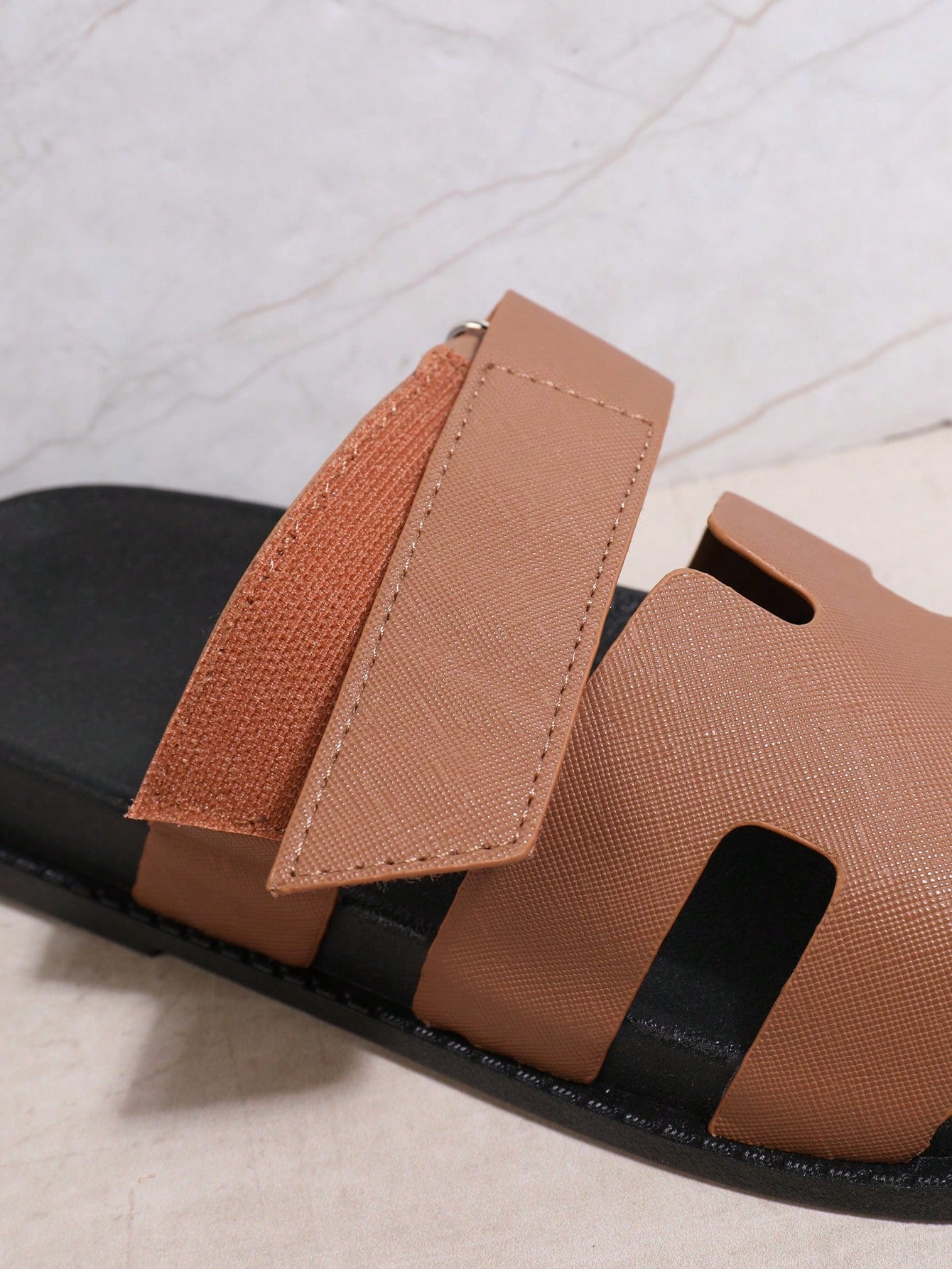 صنادل مسطحة نسائية