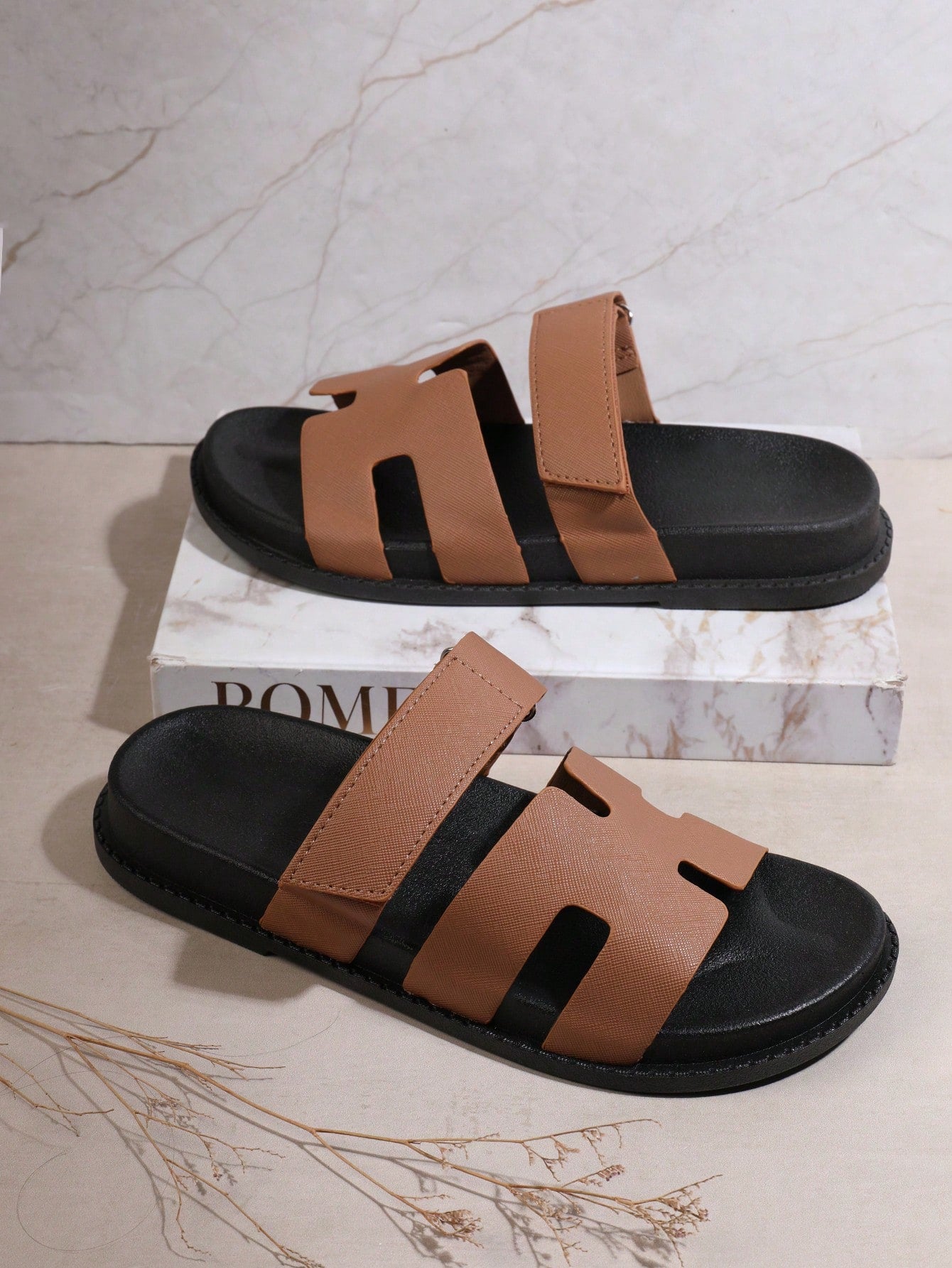 صنادل مسطحة نسائية