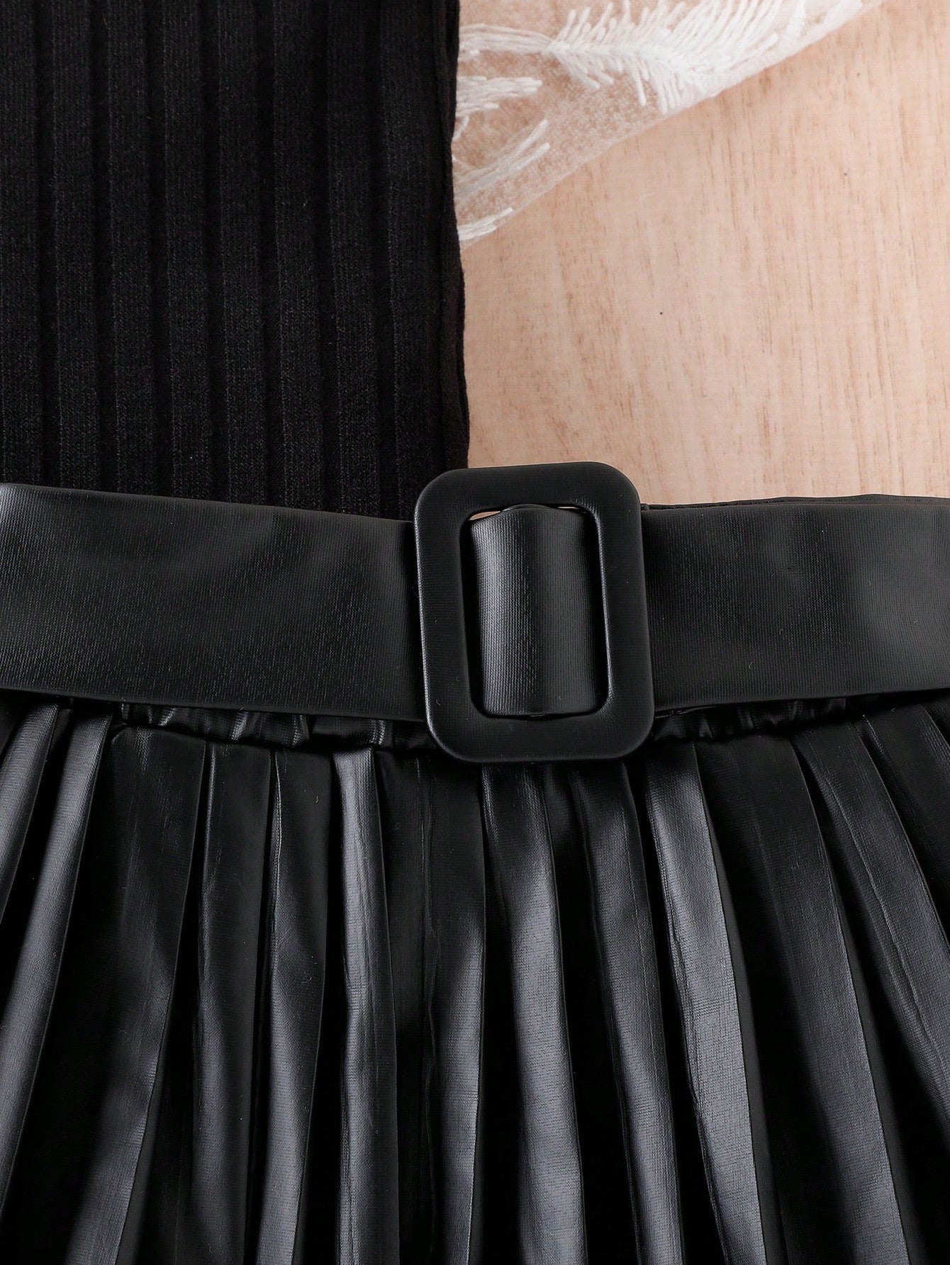 مجموعة قميص بدون أكمام مضلع للأطفال الرضع عبارة عن سترة وتنورة بلايزد مطوية PU للفتيات الصغيرات