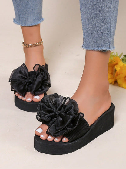 نعل سميك ذو مقدمة مسننة لصندل نسائي مدبب في الصيف، شبشب خارجي/داخلي غير منزلق موضة أسود