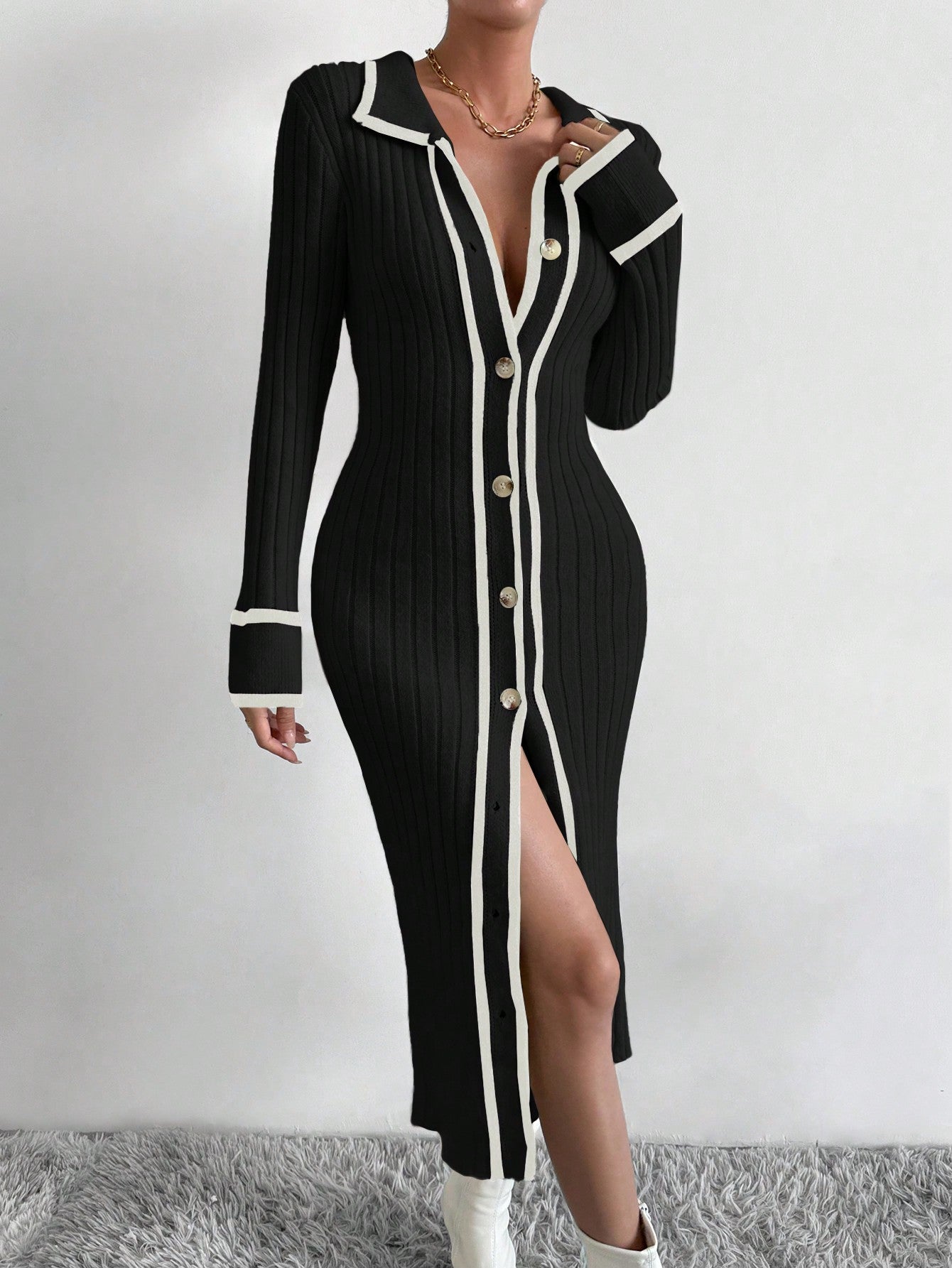 فستان سترة منقسم بألوان متداخلة وأطراف ملتفة و أزرار