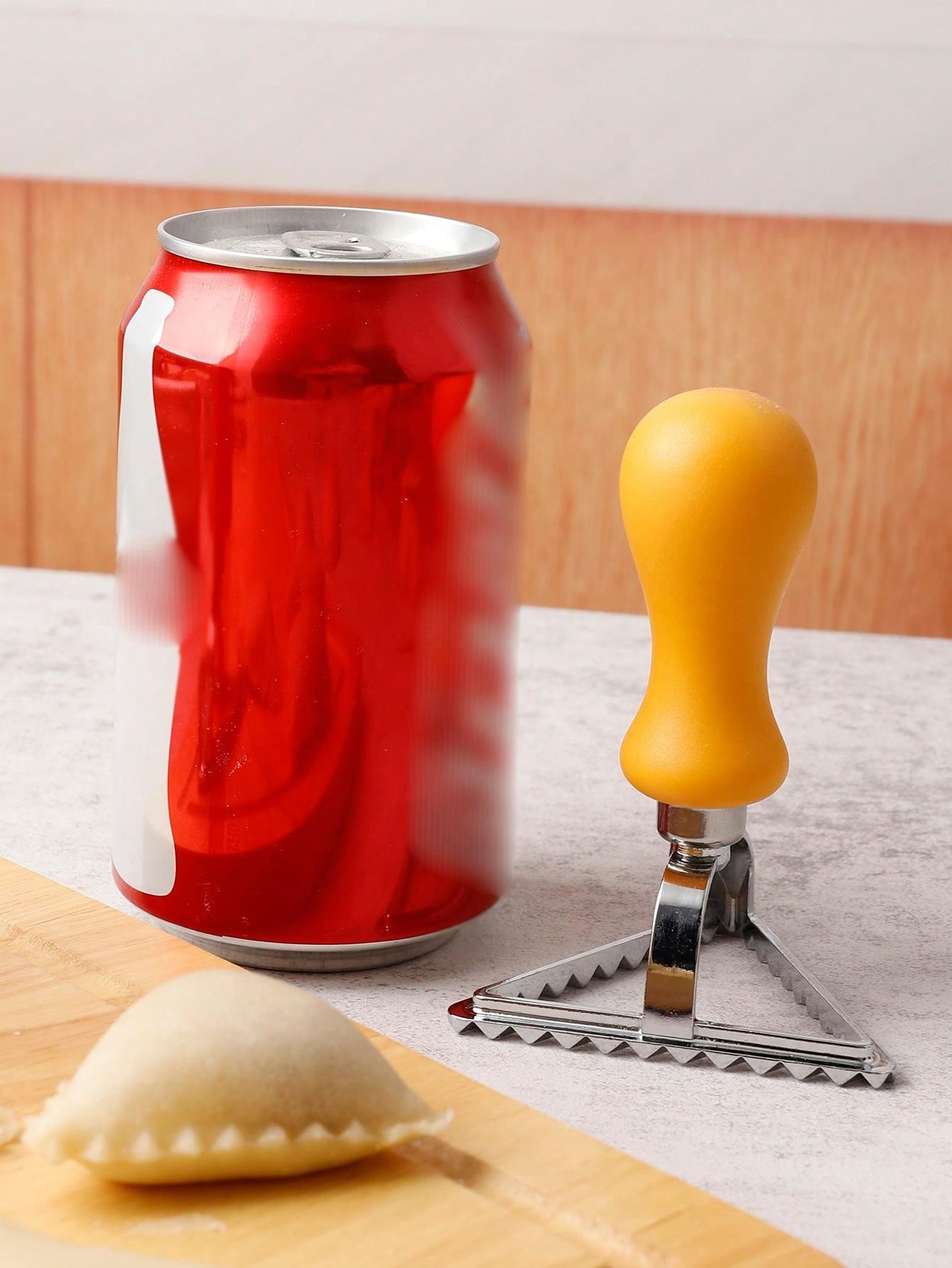 مقبض الخشب ، الثلاثي قاطعة المكرونة