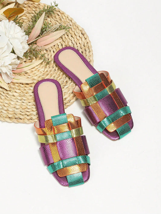 صنادل نسائية مسطحة عصرية مع حزام متعدد وزخرفة،مانعة للانزلاق و مثالية للإجازات