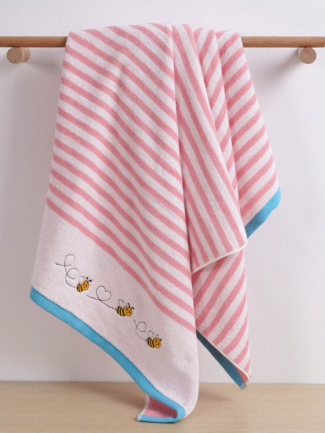 منشفة حمام مطرزة كرتونية 1 قطعة