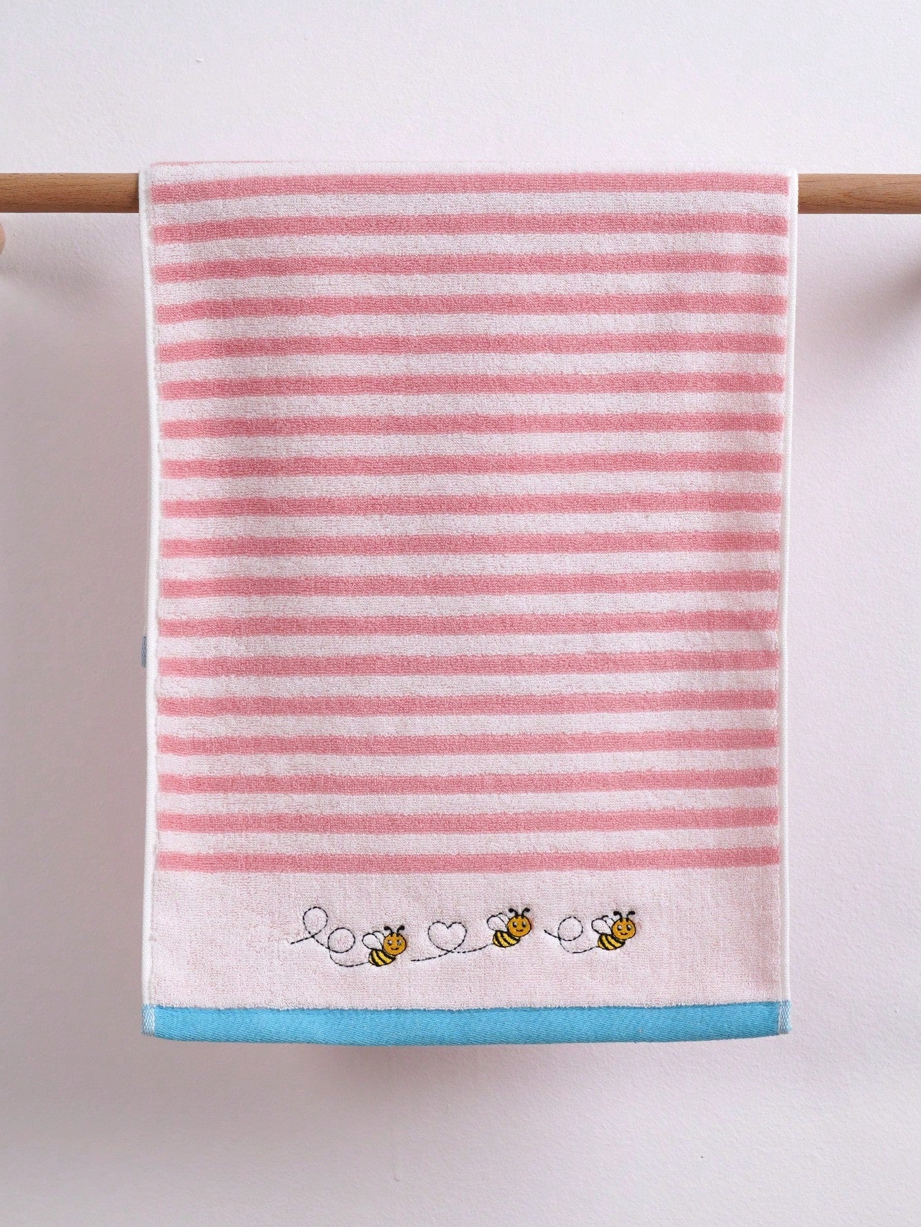 منشفة حمام مطرزة كرتونية 1 قطعة