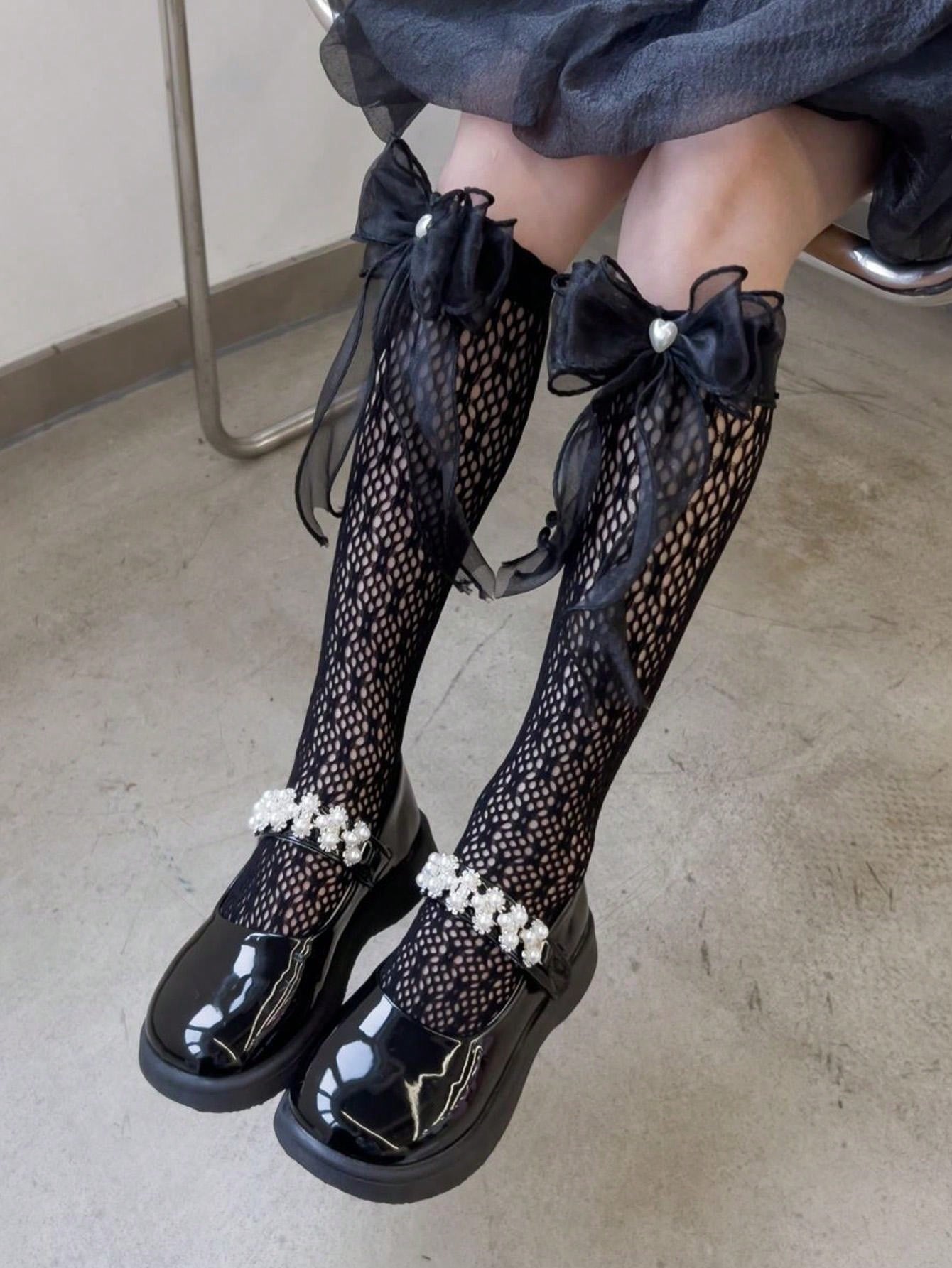 بنطلون ضيق للفتيات للربيع والصيف مع جوارب عالية الركبة من الدانتيل و الشبكة ومزينة باللؤلؤ للطبقة الأساسية