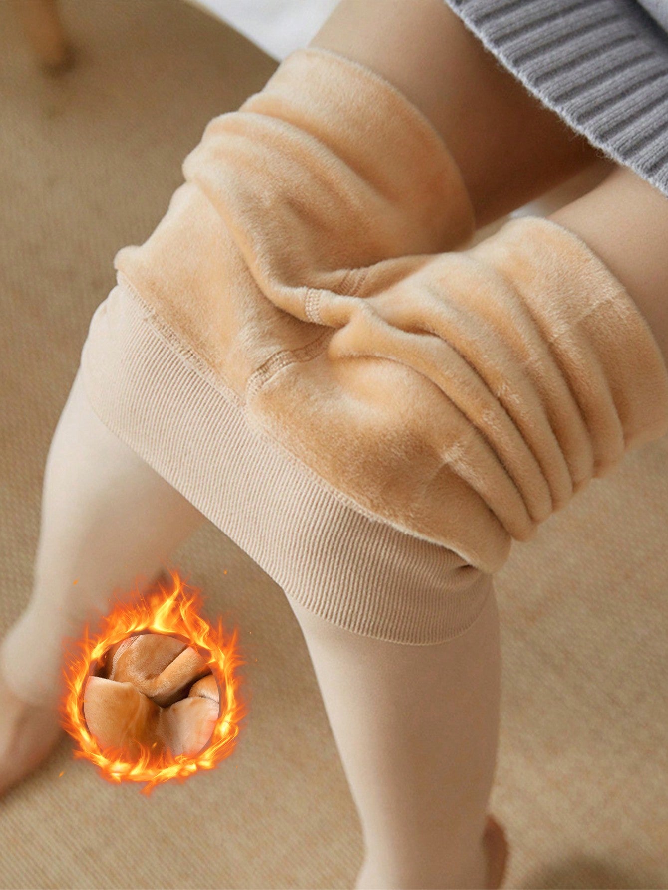 جوارب موحدة اللون زغبي