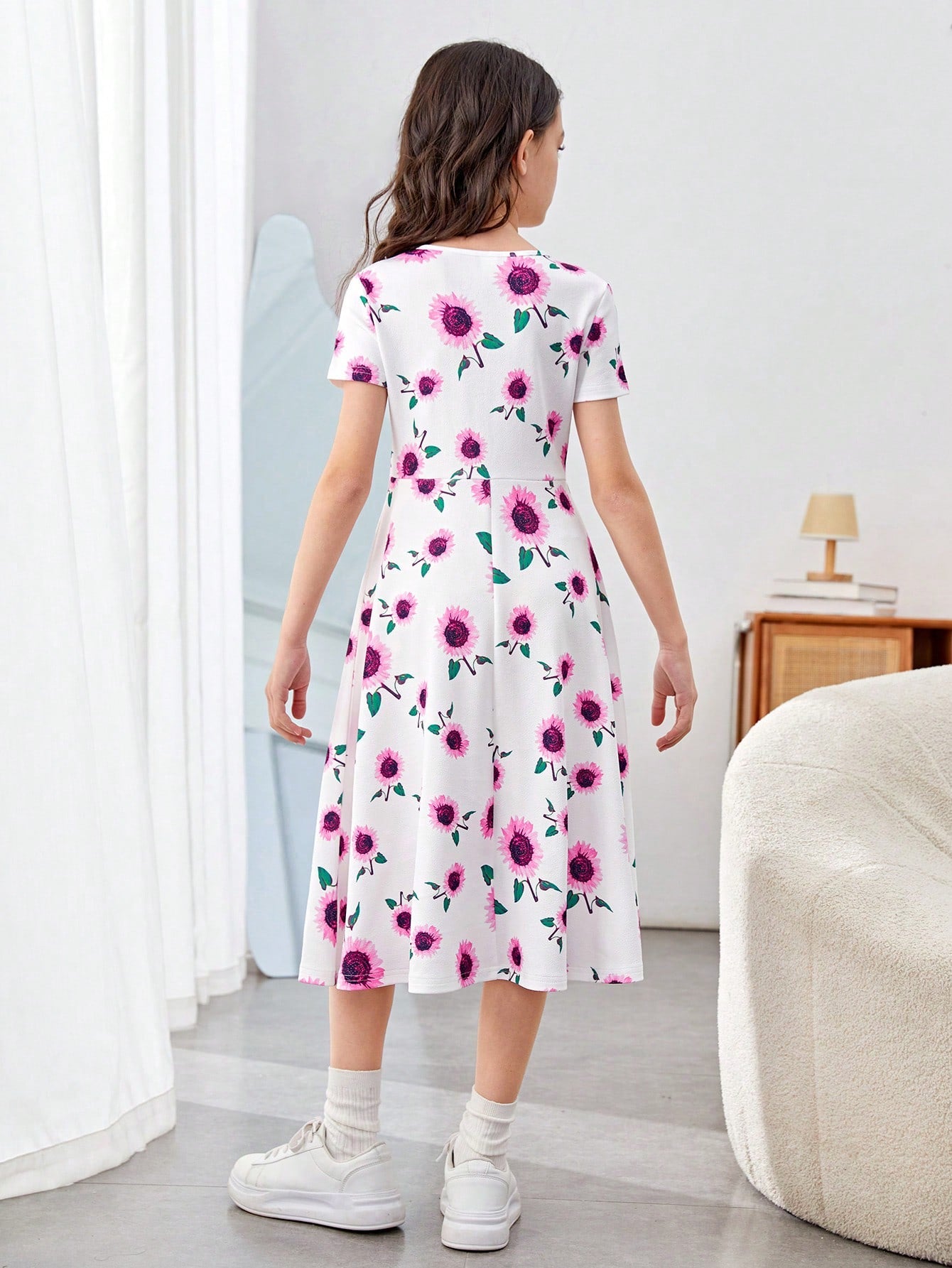 فتيات المراهقة فوق الصغرى فستان محبوك بطبعة زهور وياقة دائرية وحزام واكمام قصيرة