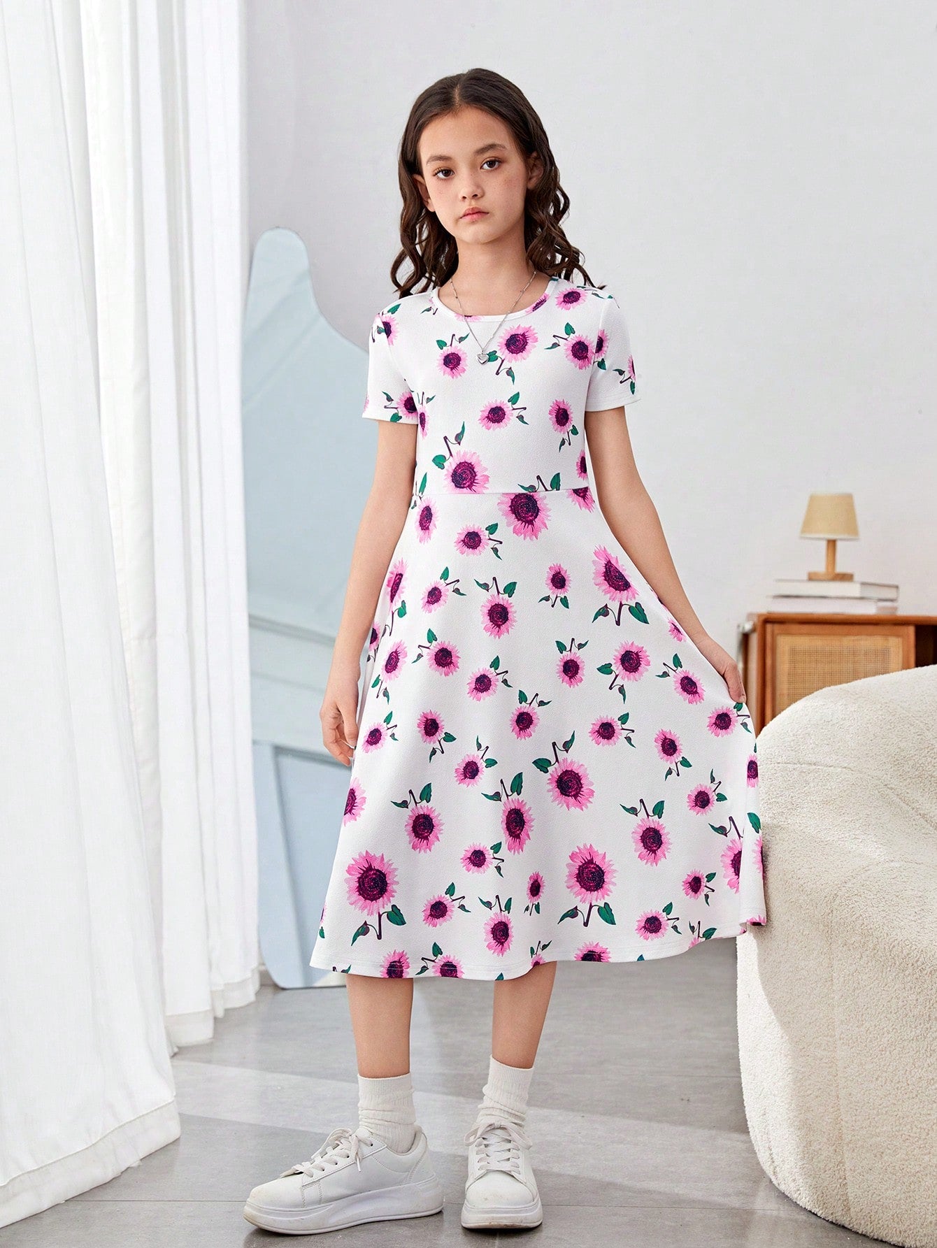 فتيات المراهقة فوق الصغرى فستان محبوك بطبعة زهور وياقة دائرية وحزام واكمام قصيرة