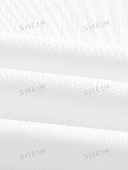 فستان قصير كاجوال بطبعة التاج والحروف بدون أكمام ورقبة على شكل حرف