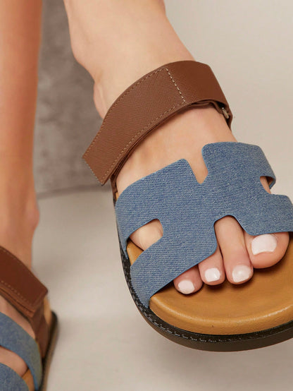 الصنادل المسطحة كتلة الألوان أزياء السيدات