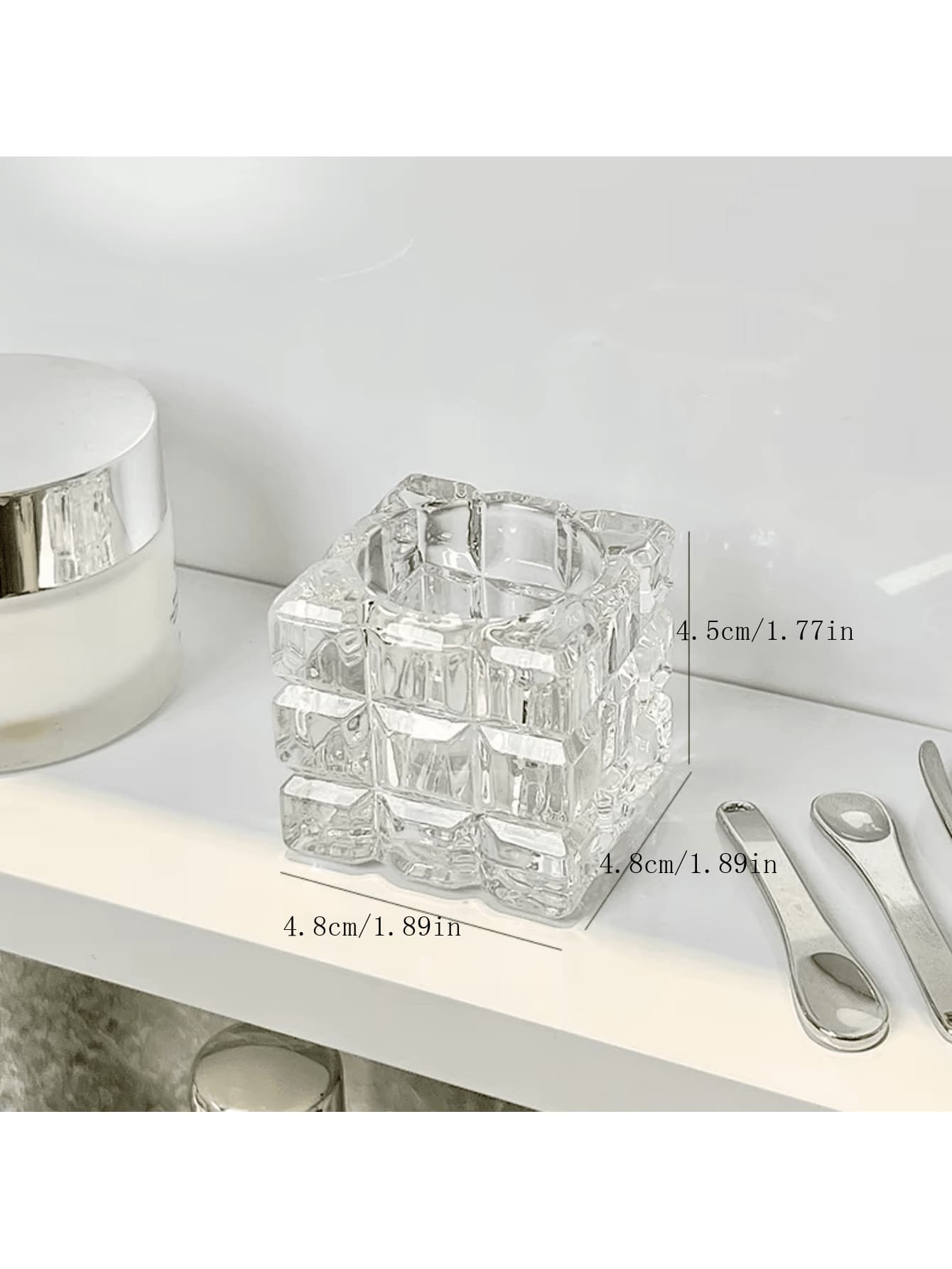 ملعقة كريم وصندوق تخزين لمستحضرات الحمام