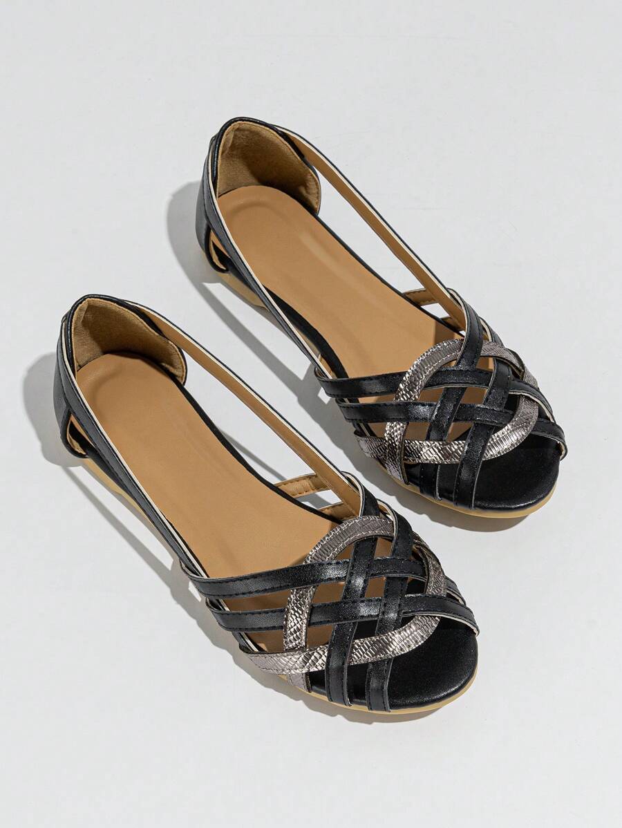 الصنادل المفتوحة للنساء