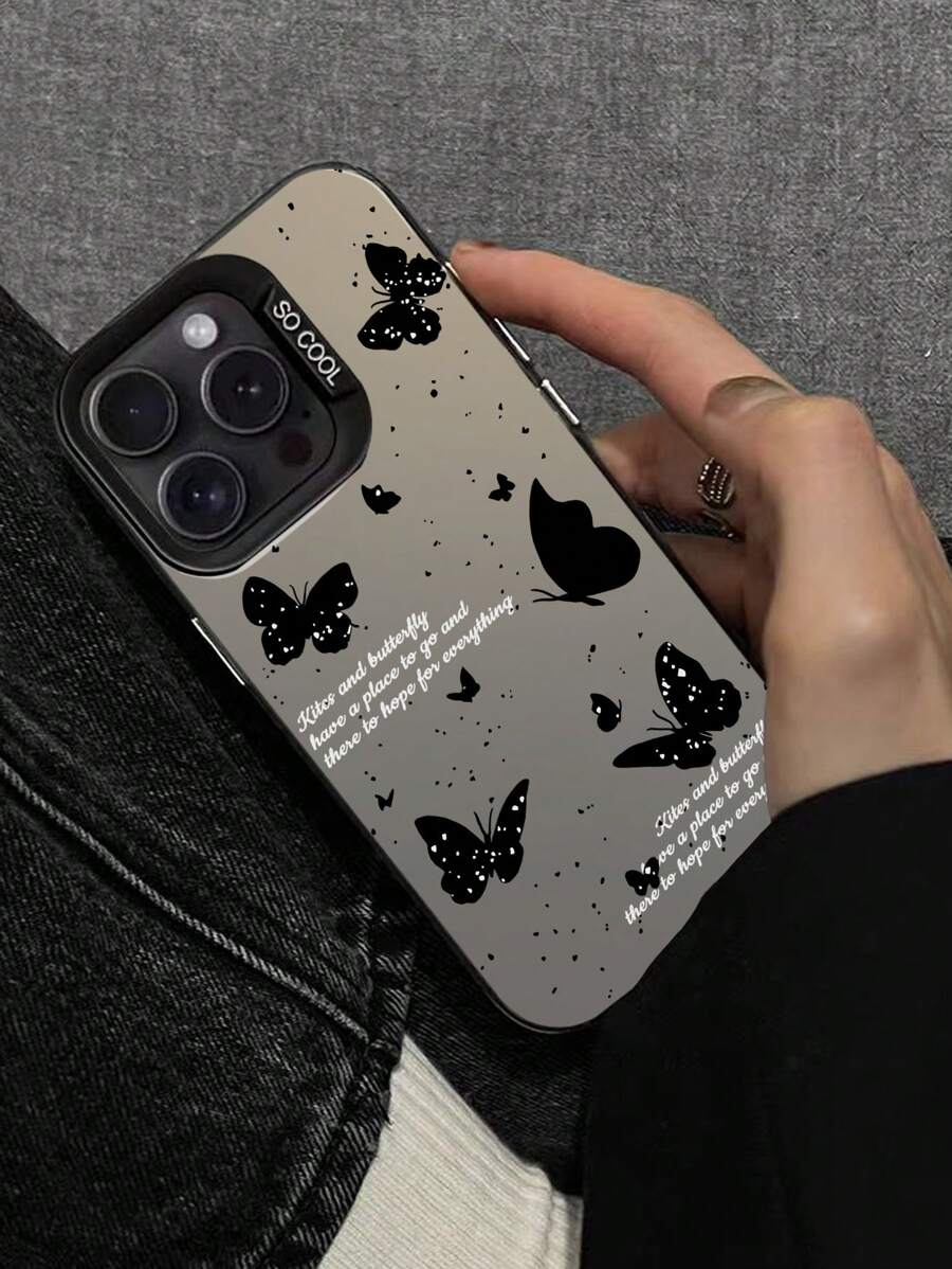 غطاء هاتف ذو تصميم أسود بفراشة وتصميم مكسور