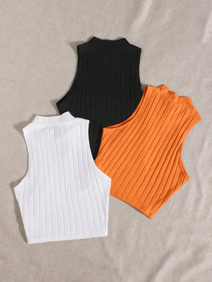 بلوزة نسائية بدون أكمام ذات لون سادة ورقبة