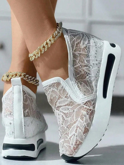 حذاء نسائي عادي بكعب سميك مزين بالدانتيل والزهور واللمعة