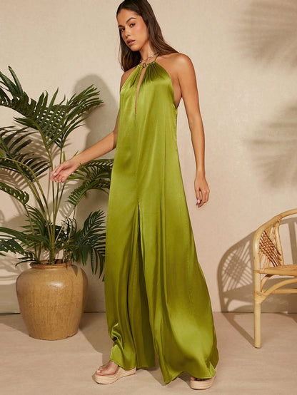 جمبسوت سبور نسائية خضراء أنيقة وبسيطة