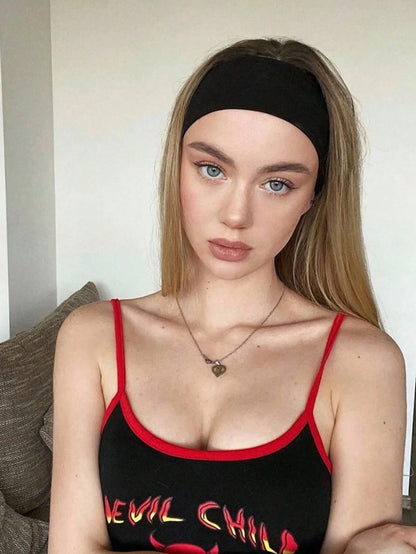 شريط للرأس للرياضة واللياقة البدنية بلون سادة للرجال والنساء . يتميز بملمس مطاطي و يستخدم للجري أو اليوجا