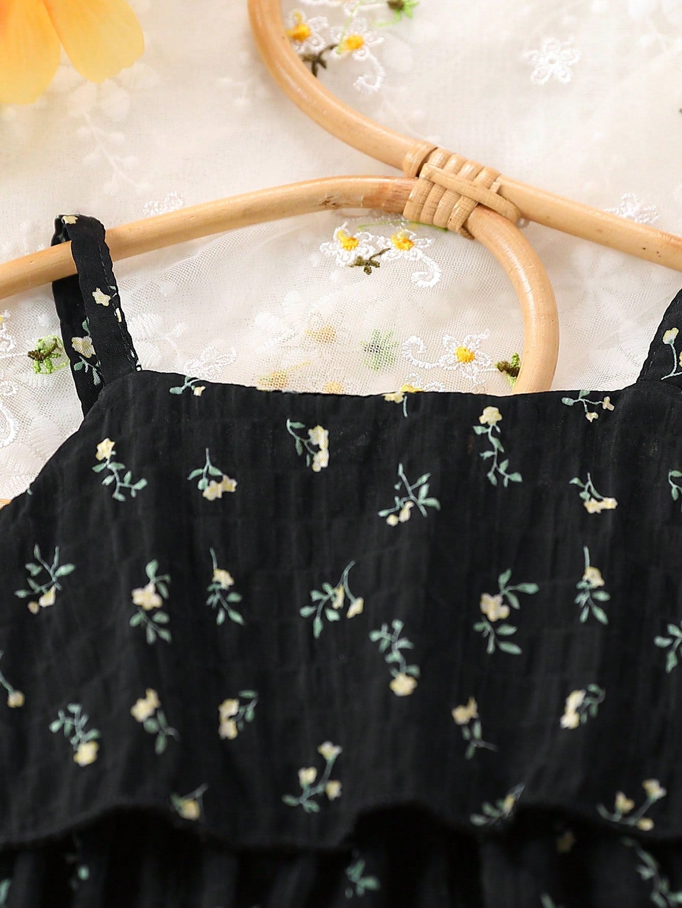 أطقم للأطفال البنات