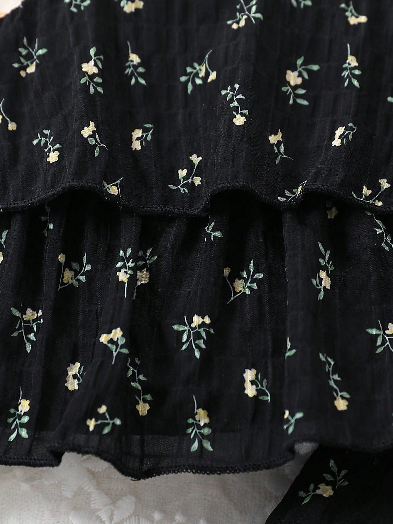 أطقم للأطفال البنات