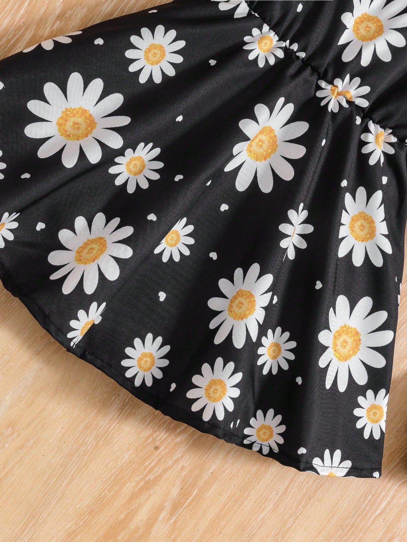 فستان طفلة بطبعة زهور، مزين بحزام ورباط الخصر