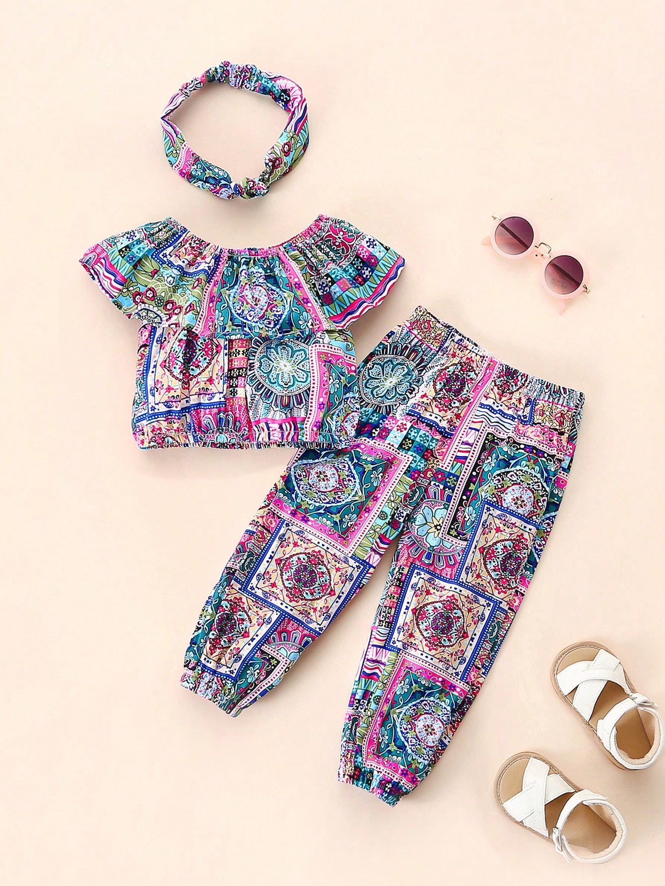 مجموعة الفتاة الرضيعة المكونة من القمة والبنطلون وعقال الملحقات مع طباعة الوشاح وشريط التمويه
