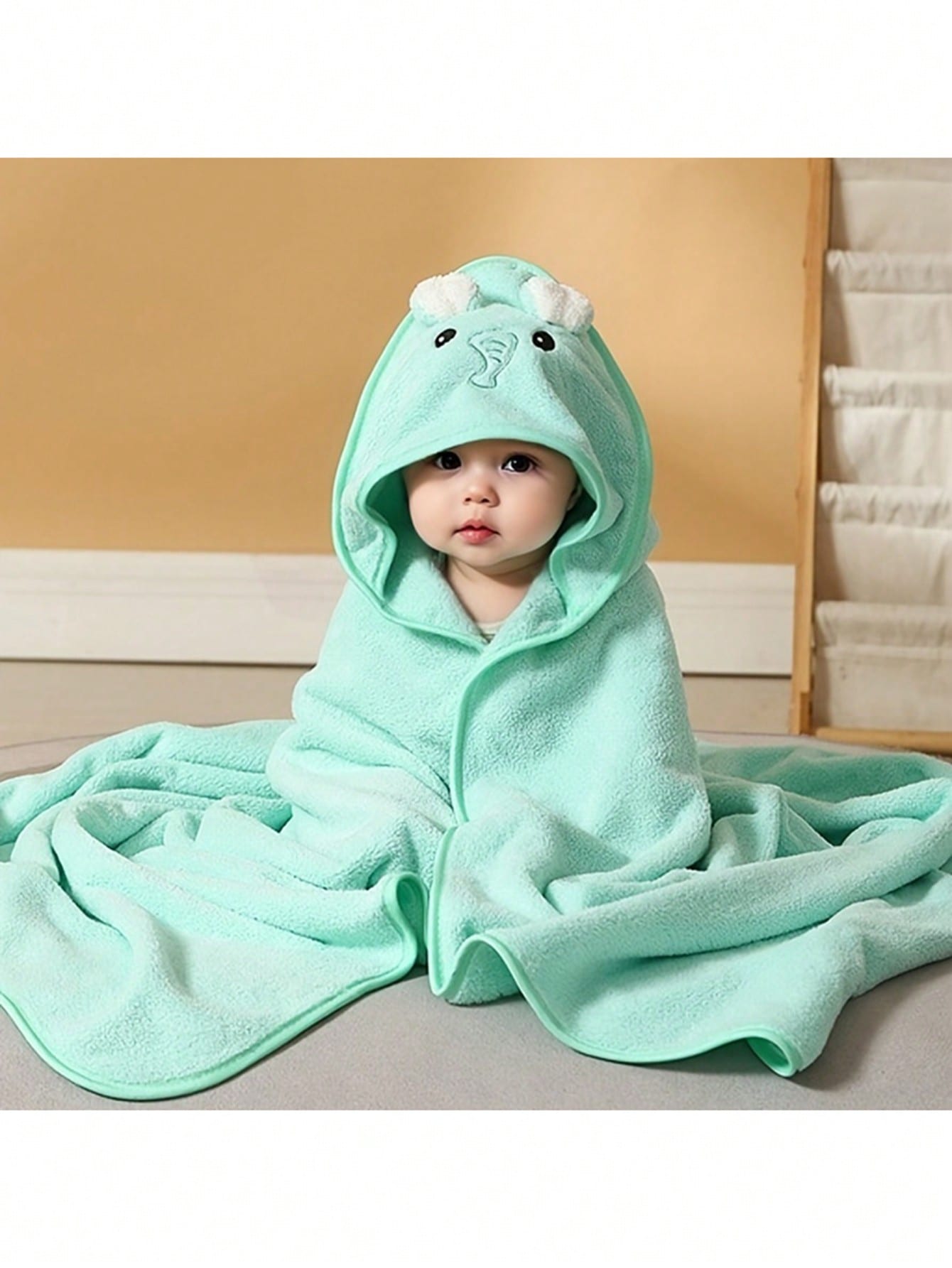 منشفة طفل مصنوعة من الصوف القطني المرجاني مع غطاء للرأس