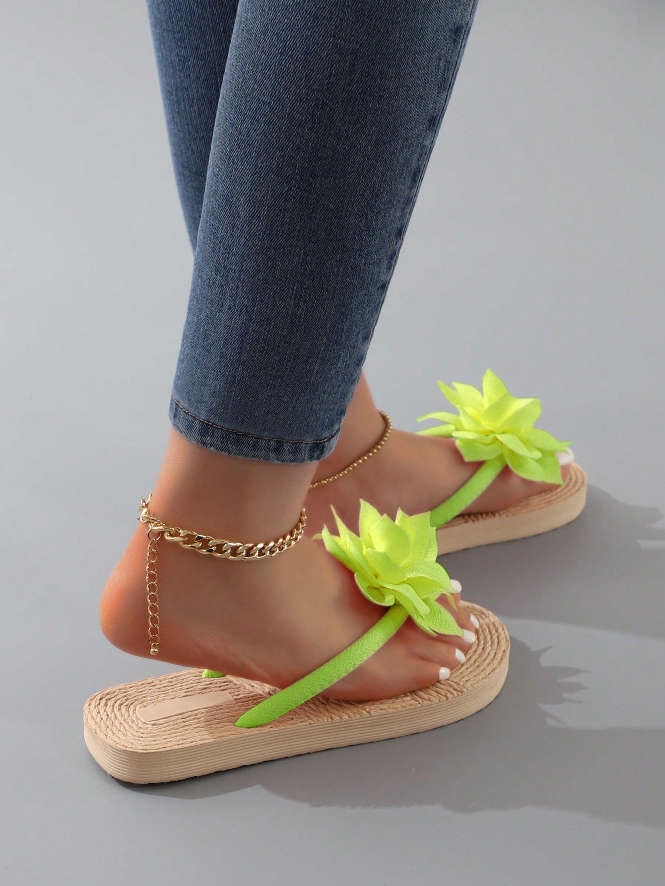 شبشب مقاوم للانزلاق للشاطئ مزود بديكور على شكل زهرة حلوة