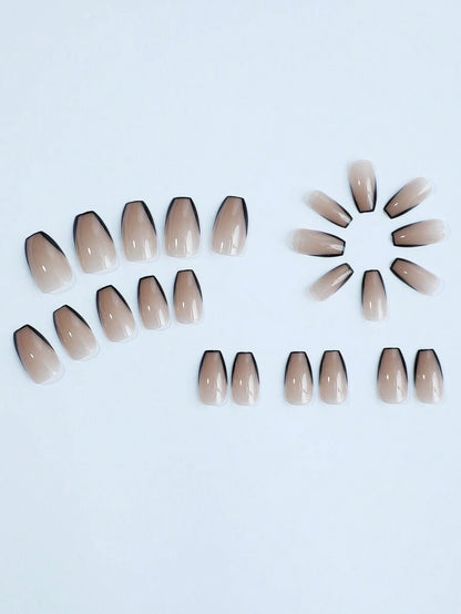 الأظافر المستديرة بشكل لوزي