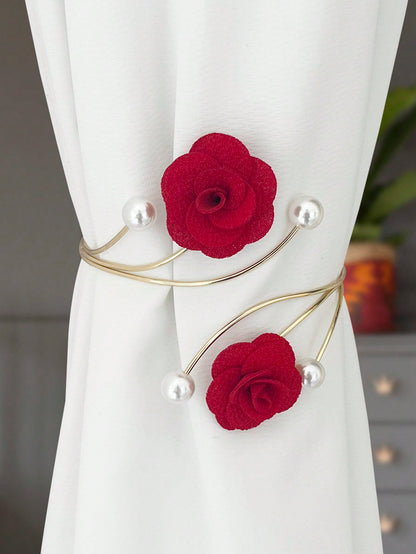 مشبك ستارةمشبك ستارة مطبوع بزهور مع فراشة معدنية