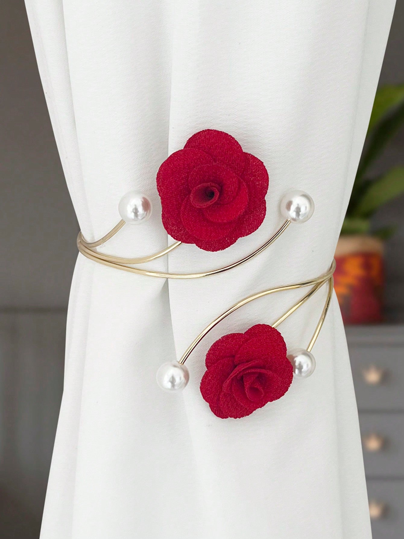 مربط ستارة مطبوع بزهور مع فراشة معدنية ومشبك ستارة لديكور غرفة النوم أو غرفة الجلوس