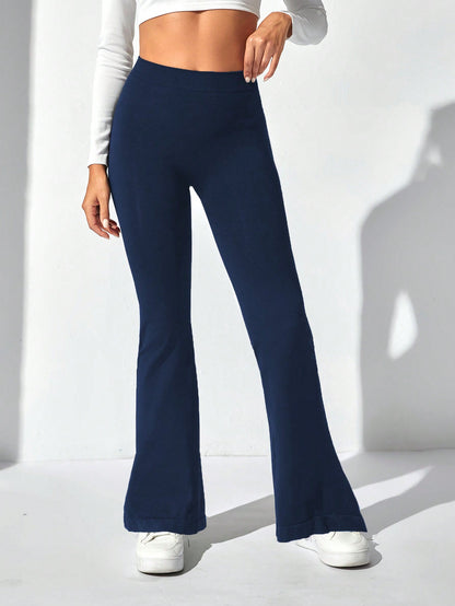 سروال رياضي بقصة جذابة ومريحة للنساء بلون سادة و قصة ضيقة