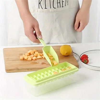 علبة صنع مكعّبات الثلج بغطاء ومقسّم 33 قطعة من البلاستيك، علبة جليد صغيرة سريعة التجميد للفريزر مصبوبة للمنزل ويقمّد