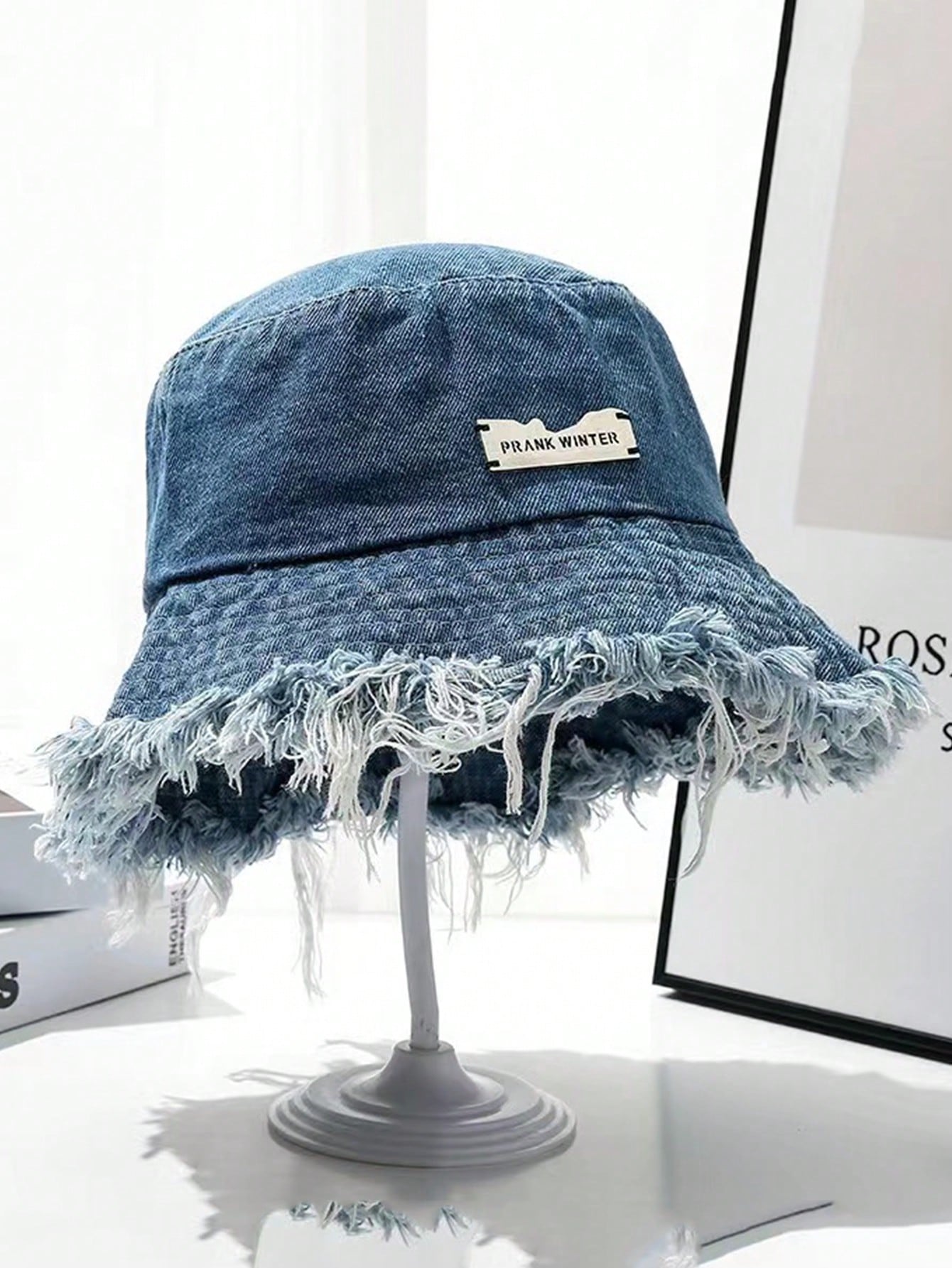 قبعة دلو نسائية