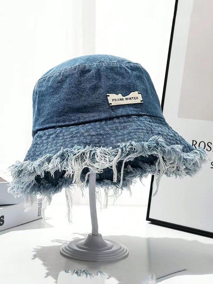 قبعة دلو نسائية