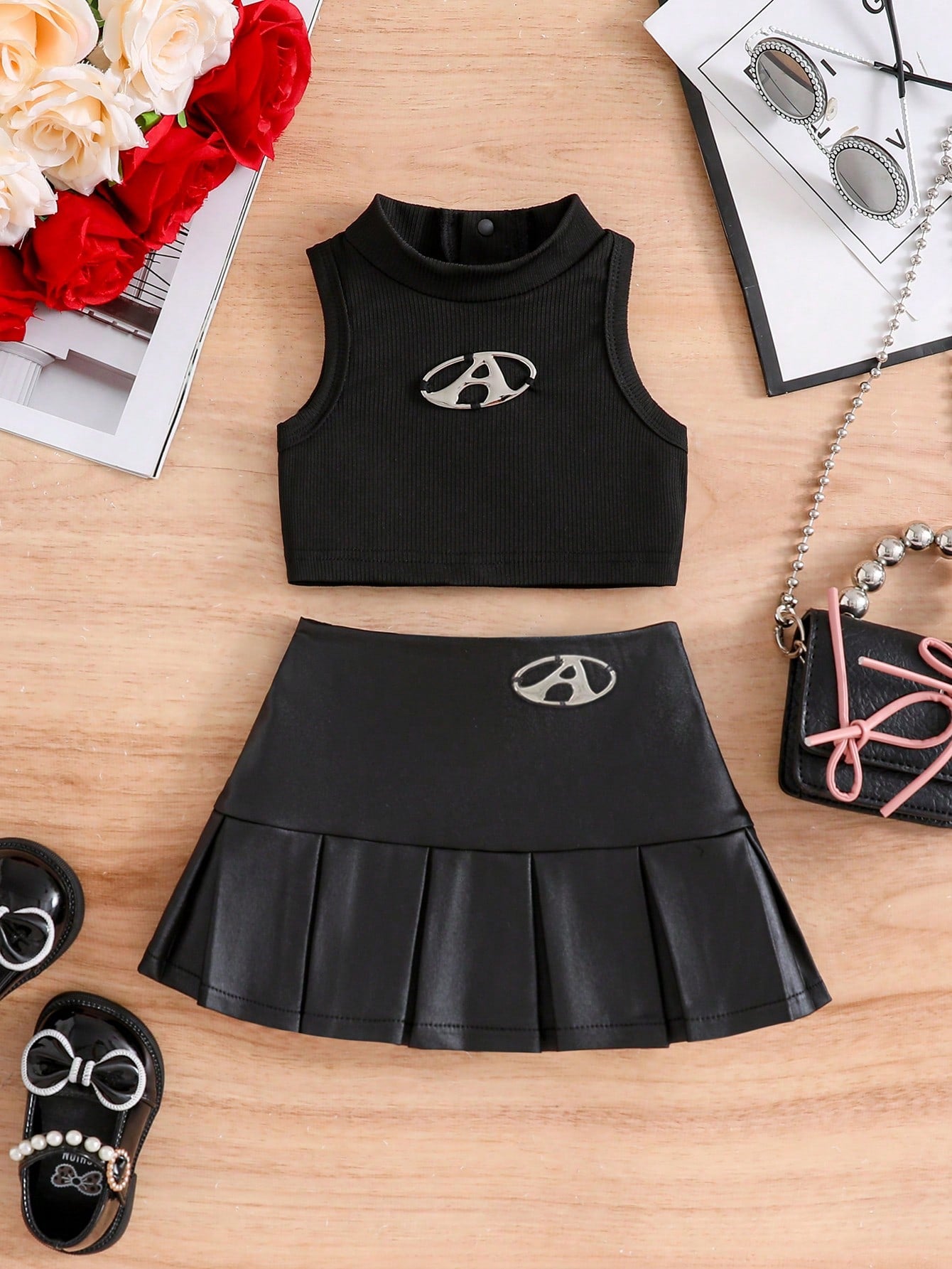 ملابس علوية طويل للبنات بتصميم الأضلاع مع شعار معدني وتنورة معدنية باليه بليسيه طويلة وجذابة وعصرية