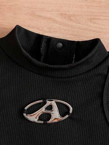 ملابس علوية طويل للبنات بتصميم الأضلاع مع شعار معدني وتنورة معدنية باليه بليسيه طويلة وجذابة وعصرية