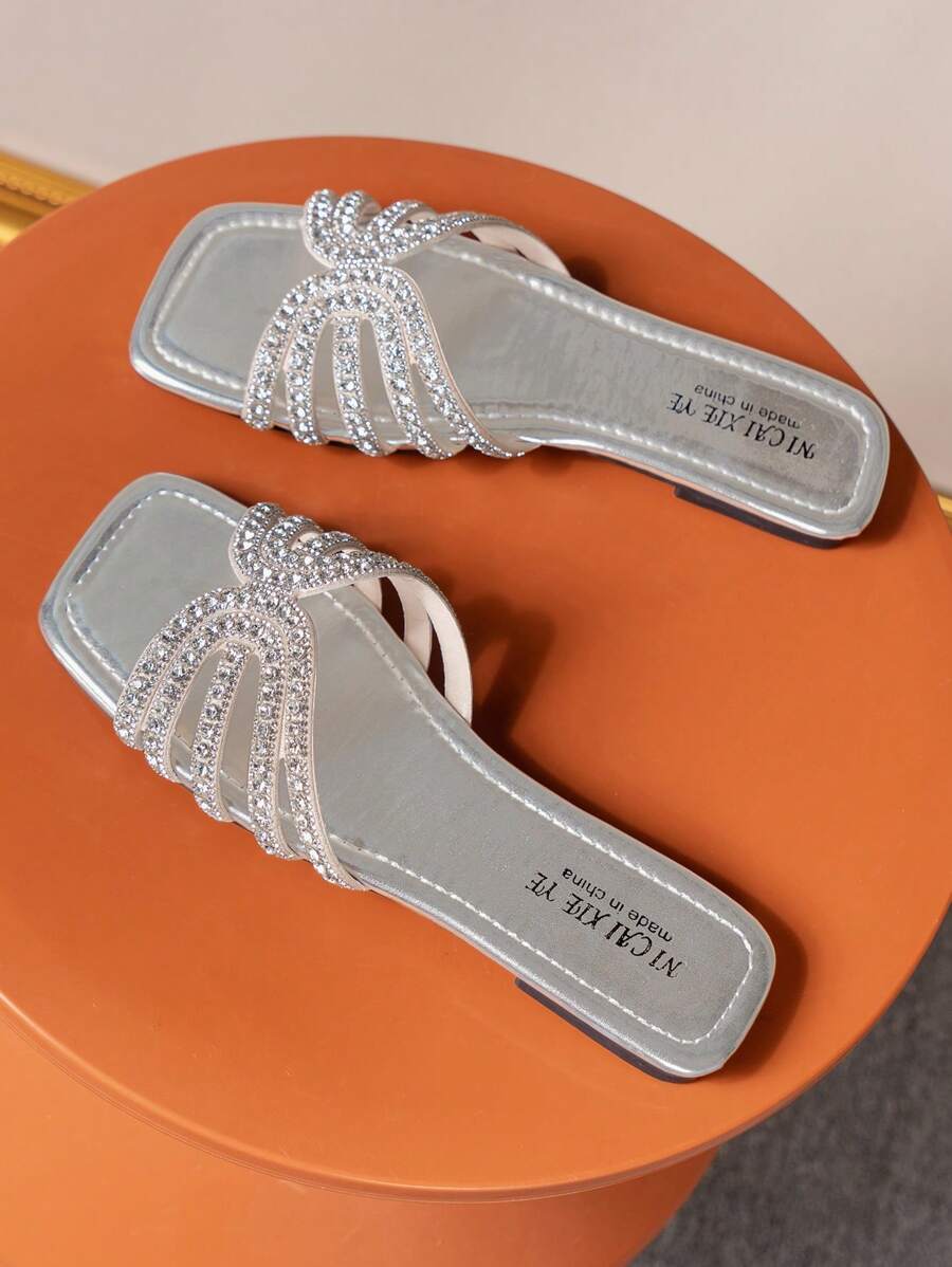 صنادل للنساء