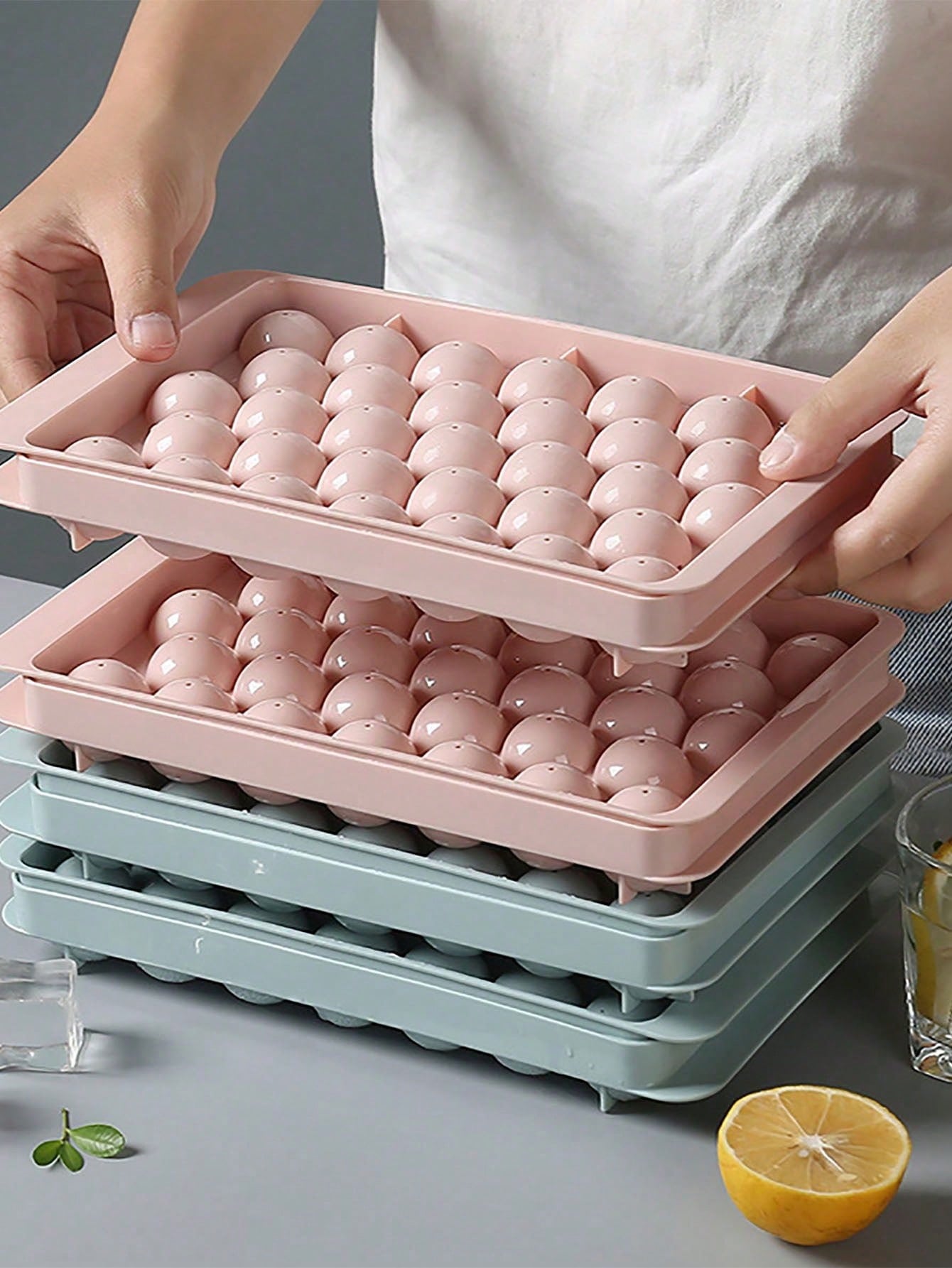 صينية جليد دائرية مغطاة واحدة، قالب جليد بلاستيكي للاستخدام المنزلي في الثلاجة، آلة صنع كرات الثلج الكروية المجمدة