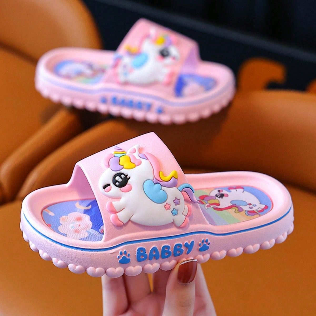 زوج من نعال الأميرة الجميلة للربيع والصيف، صنادل فتيات كرتونية ناعمة الملمس مناسبة للأنشطة الداخلية والخارجية والشاطئية