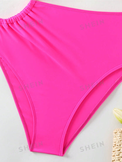 مايوه نسائي مقنع مائل بتباين الألوان لشاطئ