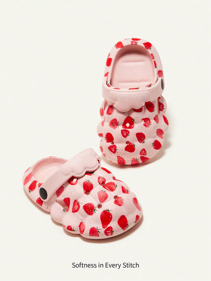 حذاء أطفال مثقوب