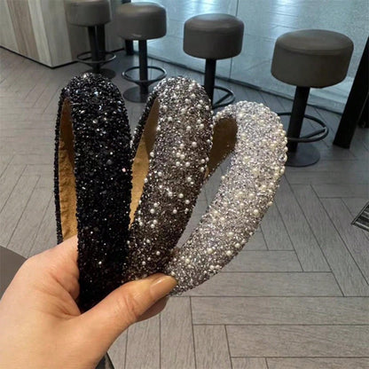 حزام شعر نسائي واسع 1 قطعة بتصميم رائع بالخرز واللؤلؤ , نمط فرنسي يتميز بسهولة الارتداء و الحبكة المطاطية المضادة للانزلاق لتناسب الجميع