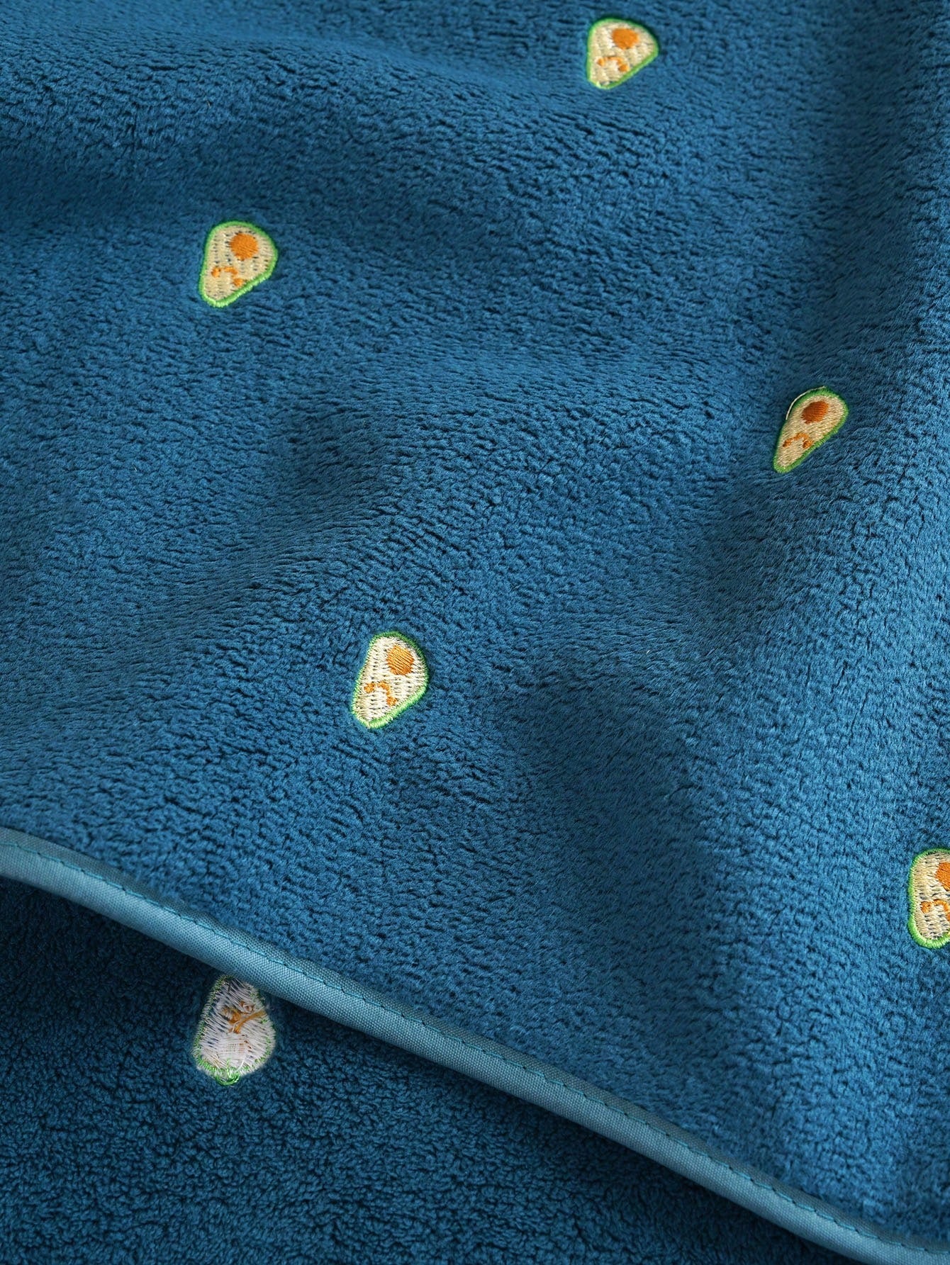 منشف حمام أفوكادو مطرز عادي من فليس كورال يمتص الماء، 1 قطعة