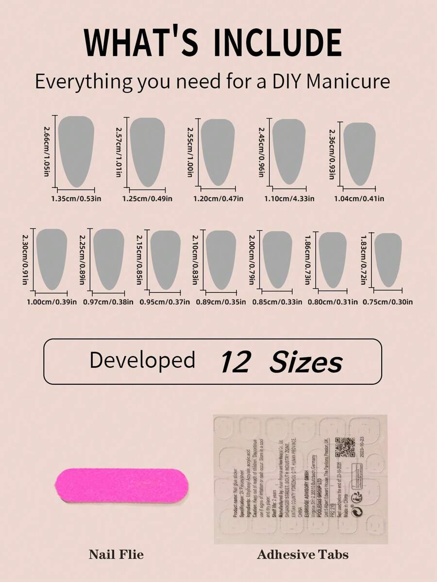 أظافر فراشة وردي اللون