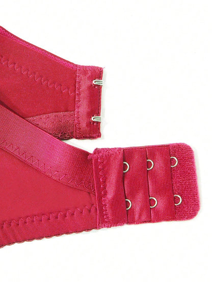 حمالة صدر بحجم كبير بأسلاك ودانتيل ورقيقة جدا وتسمح بدخول الهواء