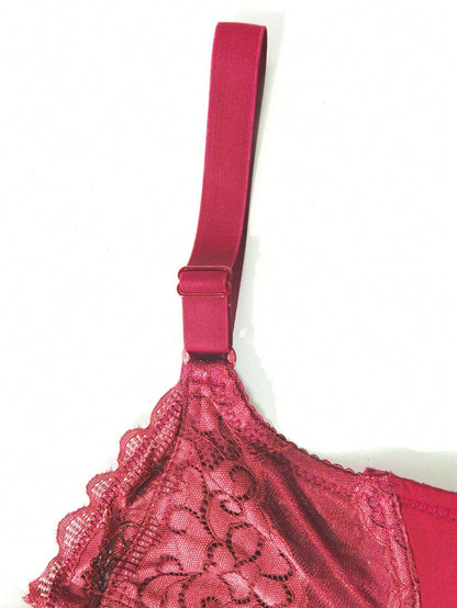 حمالة صدر بحجم كبير بأسلاك ودانتيل ورقيقة جدا وتسمح بدخول الهواء